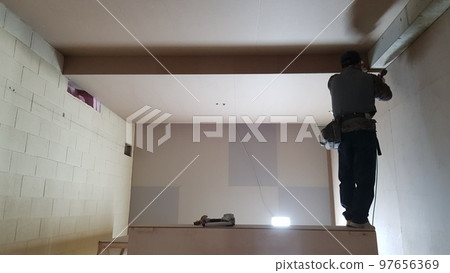 室內高爾夫球場建設、木工、木材、工作 97656369