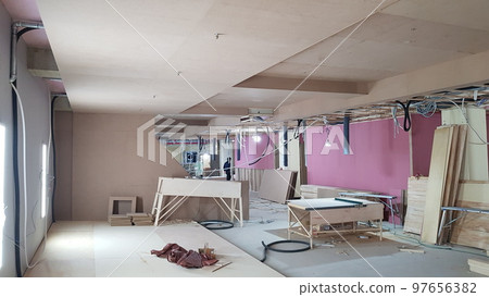 Indoor golf course construction, carpentry, lumber, work 97656382