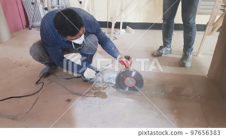 Indoor golf course construction, carpentry, lumber, work 97656383
