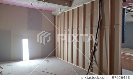 室內高爾夫球場施工。 室內高爾夫球場施工。 97656428