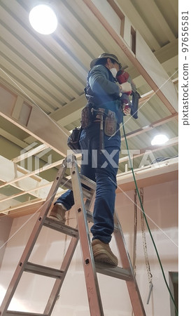 木匠，木工，木材，天花板，石膏板，精加工 97656581