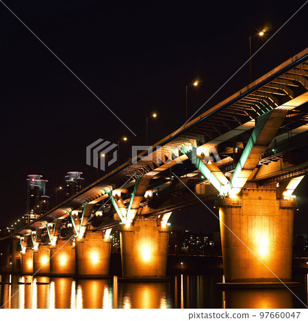 pier 97660047