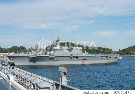艦隊週護衛艦“日向號” 97661473