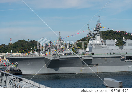Fleet Week escort ship "Hyuga" 97661475
