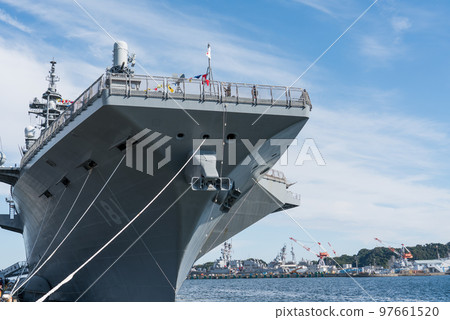 Fleet Week escort ship "Hyuga" 97661520