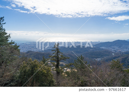 The view from the top of Mt. Kikusui (Rokko mountain range) 97661617