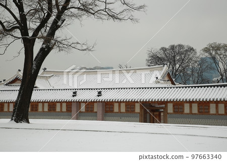 Winter in the Palace, Gyeongbokgung Snow Scene Winter in the Palace, Gyeongbokgung Snow Scene 97663340
