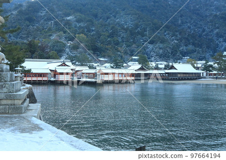 雪妝宮島嚴島神社 雪妝宮島嚴島神社 97664194