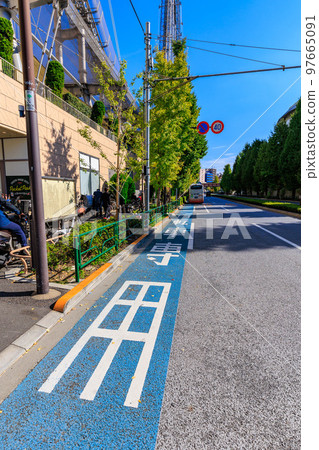 Road signs near Hongo, Bunkyo-ku, Tokyo (traffic zone for ordinary bicycles) Road signs near Hongo, Bunkyo-ku, Tokyo (traffic zone for ordinary bicycles) 97665091