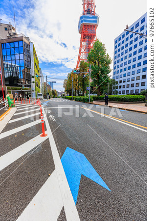 東京芝公園附近的路標(自行車導航線) 東京芝公園附近的路標(自行車導航線) 97665102