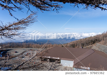 Fuji Subaru Line 5th station parking lot toilet 97665362