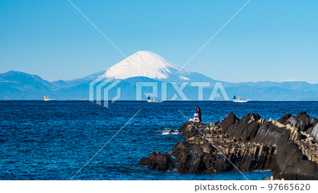 神奈川縣最南端三浦市城島的冬天（可以看到富士山的大海） 97665620