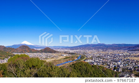 （靜岡縣）從伊豆之國守山展望台看到的富士山 97667187