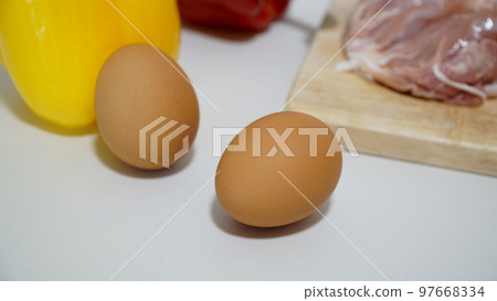 各種配料和褐殼蛋 97668334