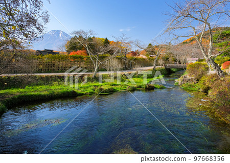 Oshino Village, Yamanashi Prefecture Autumn Oshino Hakkai, Nigori Pond and Mt. Fuji Oshino Village, Yamanashi Prefecture Autumn Oshino Hakkai, Nigori Pond and Mt. Fuji 97668356
