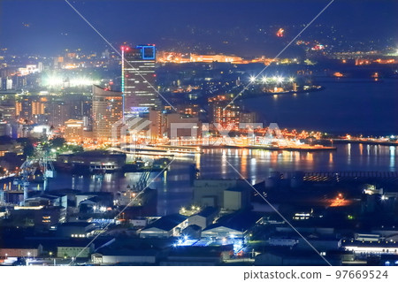 [Kagawa Prefecture] Takamatsu Symbol Tower shining in rainbow and evening view of Takamatsu city area seen from Yashimaru 97669524