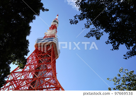 tokyo tower tower tokyo japan red blue sky clouds seiten shiba park tokyo tower tower tokyo japan red blue sky clouds seiten shiba park 97669538