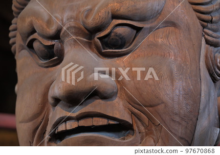 增加Todaiji偉大的菩薩雕像頭的雕像圖象 增加Todaiji偉大的菩薩雕像頭的雕像圖象 97670868