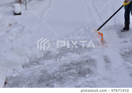 snow plowing 97671458