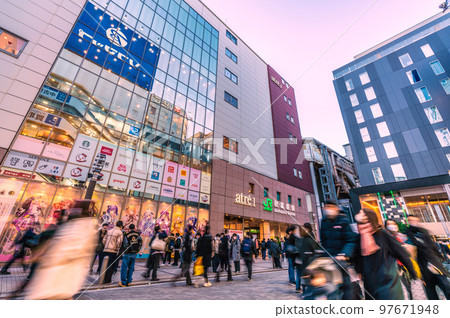 Tokyo cityscape in Japan BQ.1.1 Infection explosion ... Looking at Akihabara station etc. = December 24 97671948