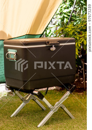 Image of camping cooler box 97673289