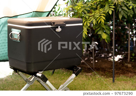 Image of camping cooler box 97673290