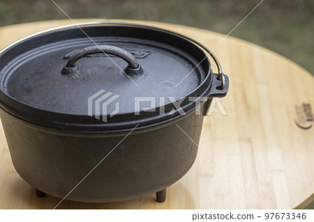 Image of Dutch oven Image of Dutch oven 97673346