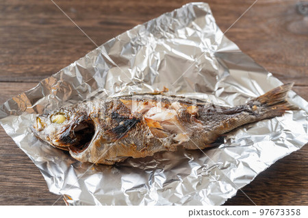 鋁箔鹽烤石斑魚 鋁箔鹽烤石斑魚 97673358