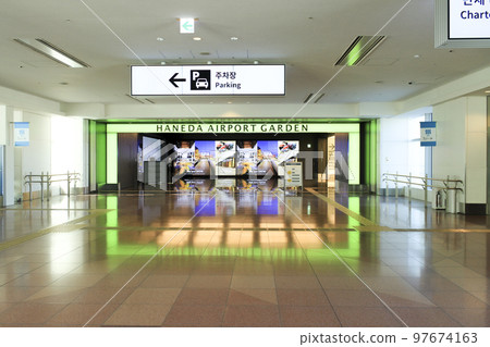 對日本散步的羽田機場庭院入口 97674163