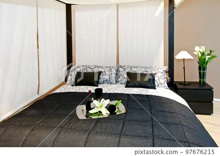 Bedroom Bedroom 97676215