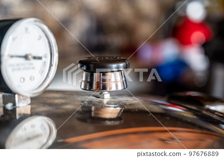 pressure cooker guage and releave valve 97676889