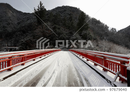 雪中的別風峽 97679040