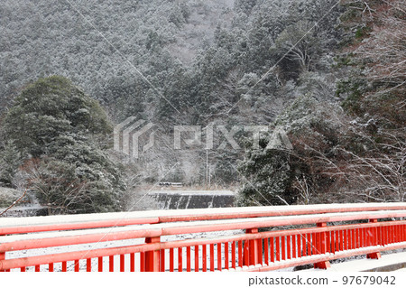 雪中的別風峽 97679042