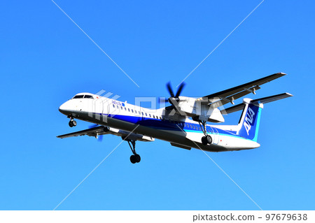 大阪國際機場 ANA 龐巴迪 DHC8-Q400 螺旋槳飛機著陸準備就緒川尻千里 97679638