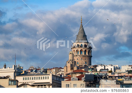 Landscape view on the Galata Tower under the blue autumn sky 97680863
