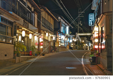 [洞川溫泉洞川（夜）] 奈良縣吉野郡天川村洞川 97680901