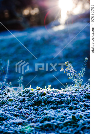 Frost morning and midwinter sunrise Komagane City, Nagano Prefecture Frost morning and midwinter sunrise Komagane City, Nagano Prefecture 97683795