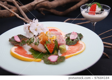 什錦刺身 97684184