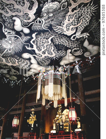 Twin dragons at Kenninji temple in Kyoto Twin dragons at Kenninji temple in Kyoto 97685388