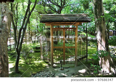 Rakusuien Japanese Garden in Fukuoka City 97686347