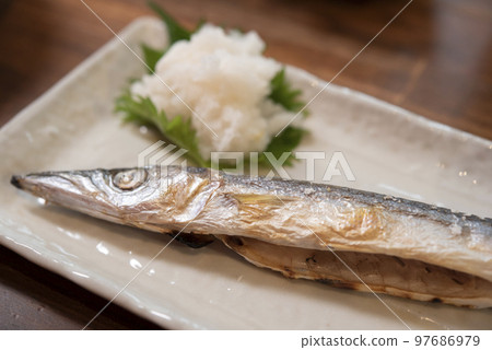 日本餐桌，烤魚，梭子魚，乾魚，家常菜，日本料理 97686979
