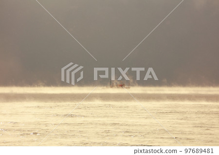 An air storm occurs in the frigid sea An air storm occurs in the frigid sea 97689481