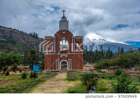 the cities of Yungay and Huaraz buried by an avalanche from Mount Huascaran in 1970 the cities of Yungay and Huaraz buried by an avalanche from Mount Huascaran in 1970 97689949