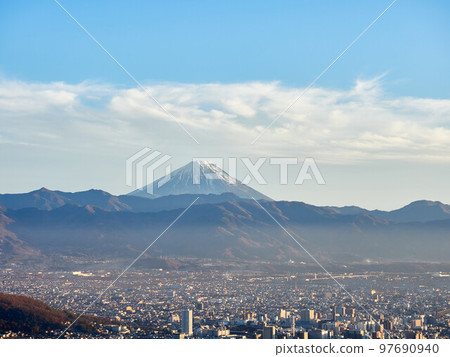 12 月(冬季)甲府盆地和富士山 山梨縣 12 月(冬季)甲府盆地和富士山 山梨縣 97690940