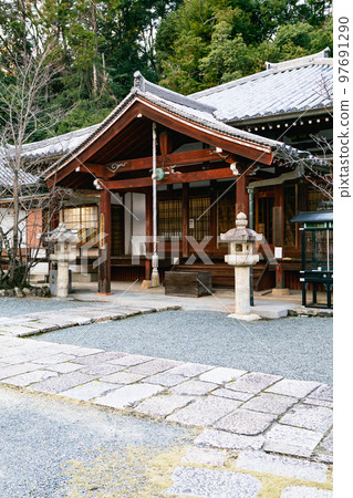 位於大阪府高槻市的南山康岡寺正殿。 97691290