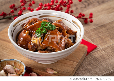 Taiwan snack braised pig's feet pig's foot Taiwan snack braised pig's feet pig's foot 97692789
