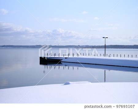 Lake Ogawara on a sunny day in early winter Lake Ogawara on a sunny day in early winter 97693107