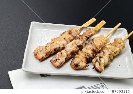 我出去的便利店烤雞肉串 97693115