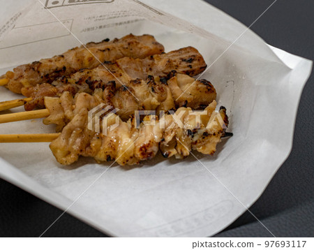 我出去的便利店烤雞肉串 97693117