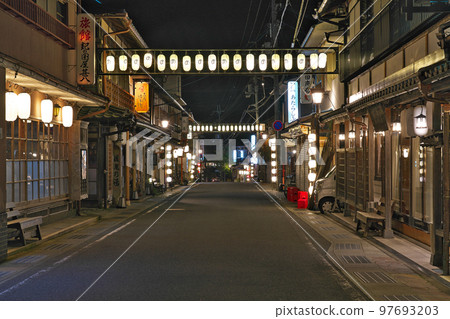 [洞川溫泉洞川（夜）] 奈良縣吉野郡天川村洞川 97693203